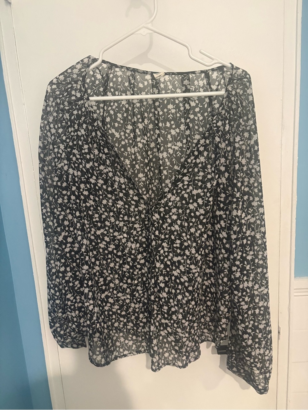 Old Navy Black and White Floral Sheer V-Neck Blouse